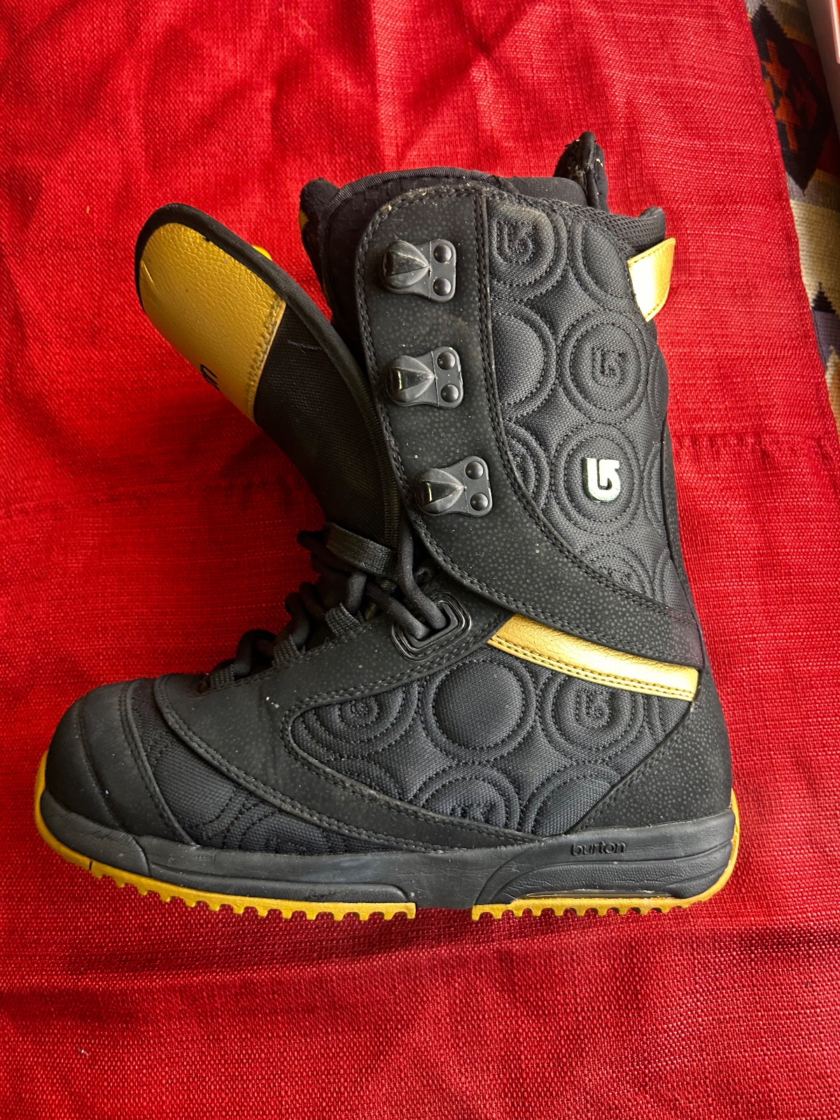 Burton Sapphire snowboard for sale in Calgary