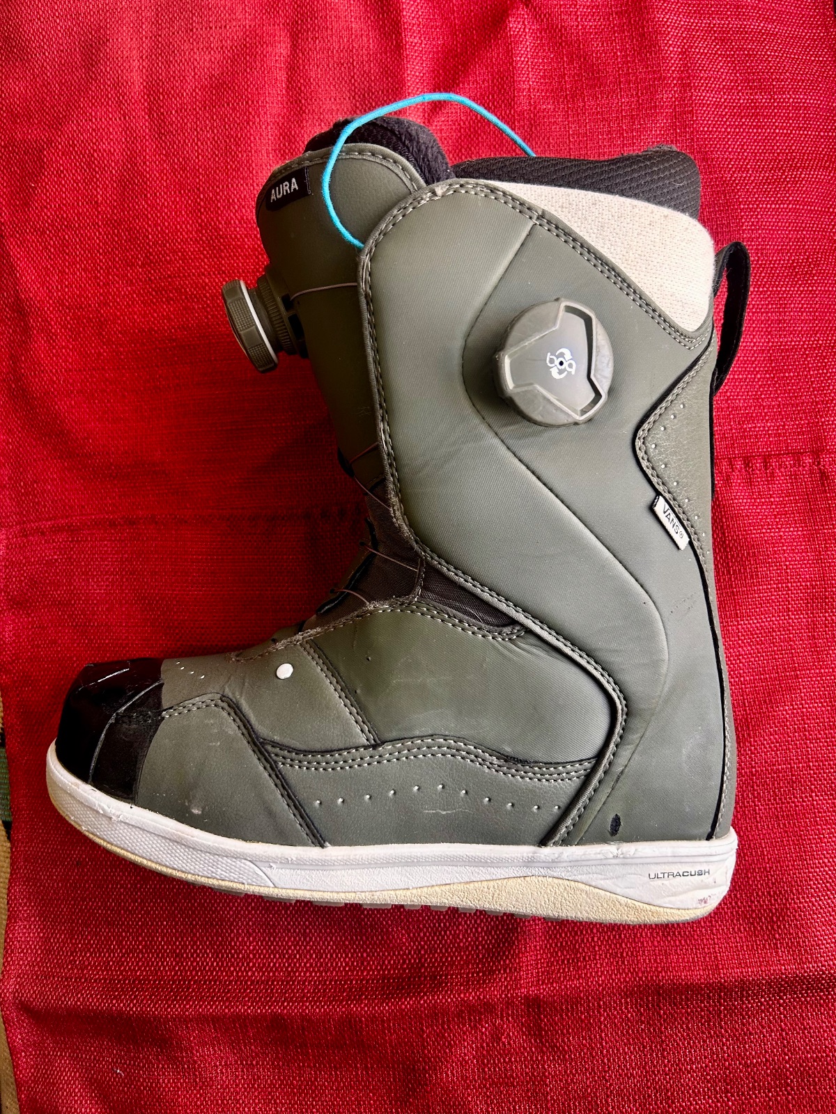 Vans Ladies snowboard for sale in Calgary